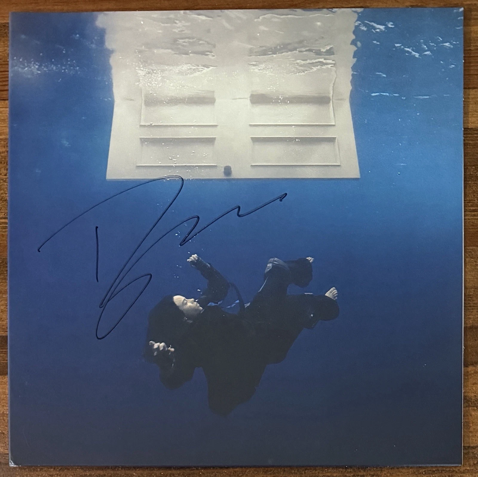 BILLIE EILISH HIT ME HARD AND SOFT SIGNED VINYL COVER AUTOGRAPH BECKETT BAS COA