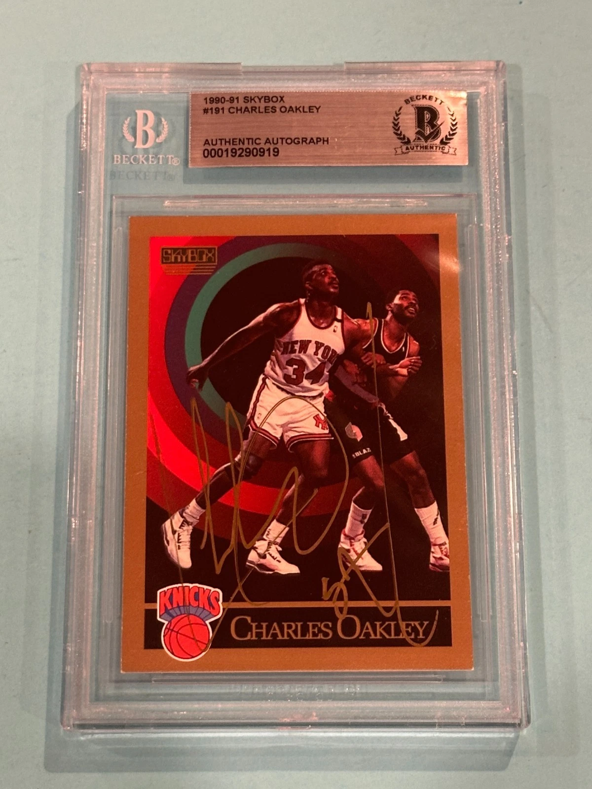 CHARLES OAKLEY Signed 1990-91 SKYBOX Card #191 Beckett (BAS)