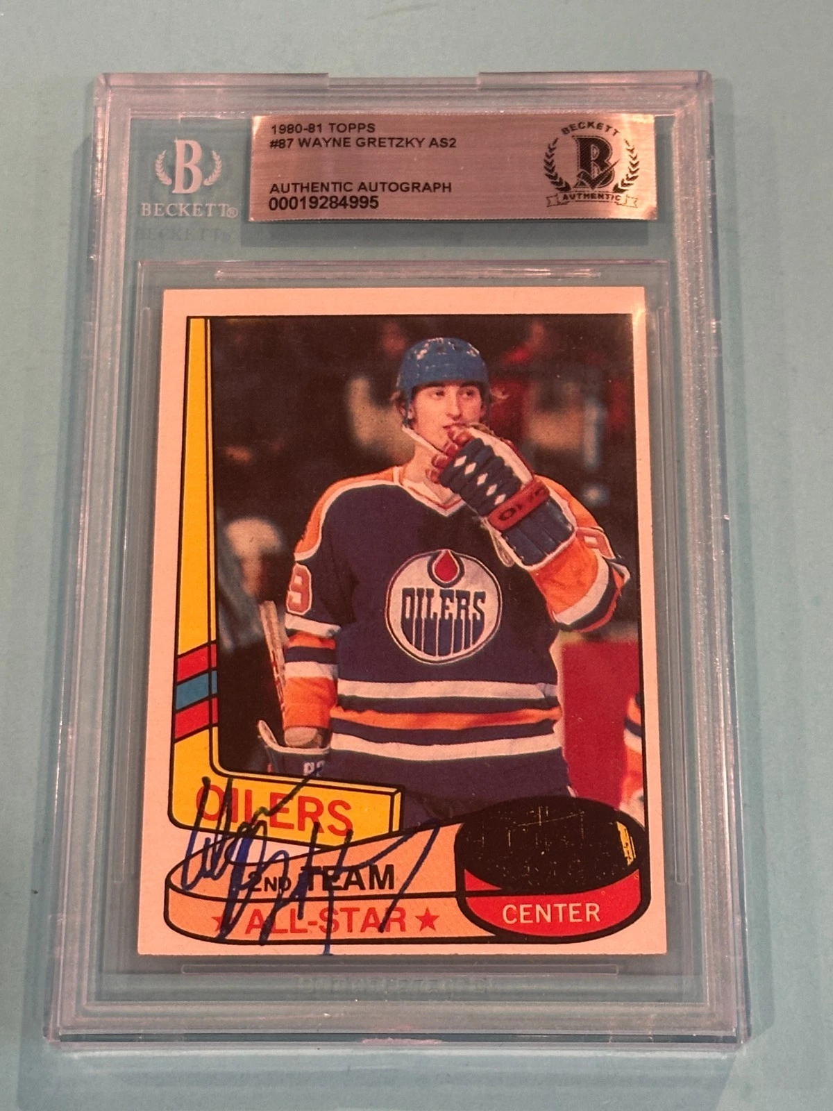 WAYNE GRETZKY Signed 1980-81 TOPPS Card #87 Beckett BAS ROOKIE-ERA SIG!