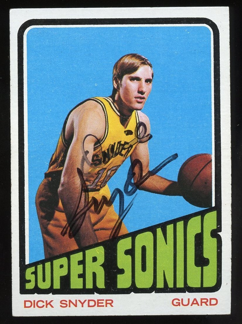 Dick Snyder #136 signed autograph auto 1972-73 Topps Basketball Trading Card