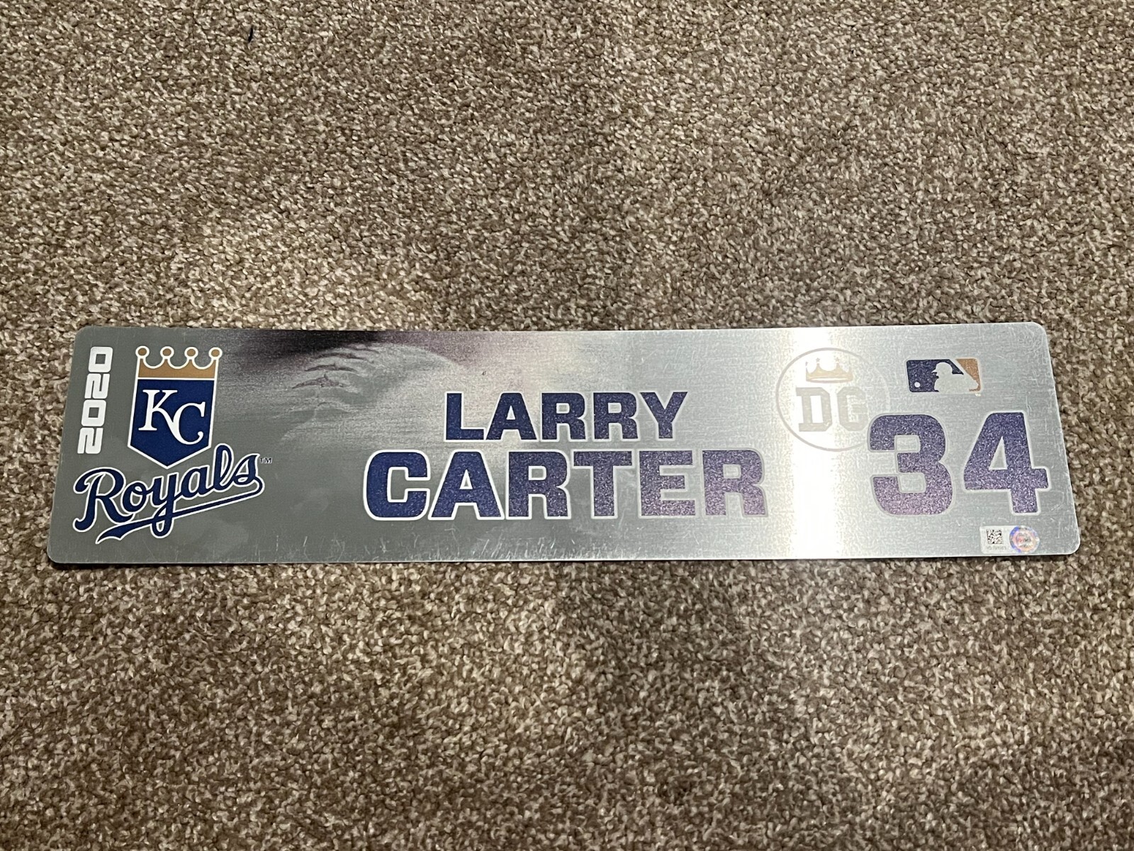 KANSAS CITY ROYALS GAME USED ? TEAM ISSUED BASEBALL NAMEPLATE LARRY CARTER