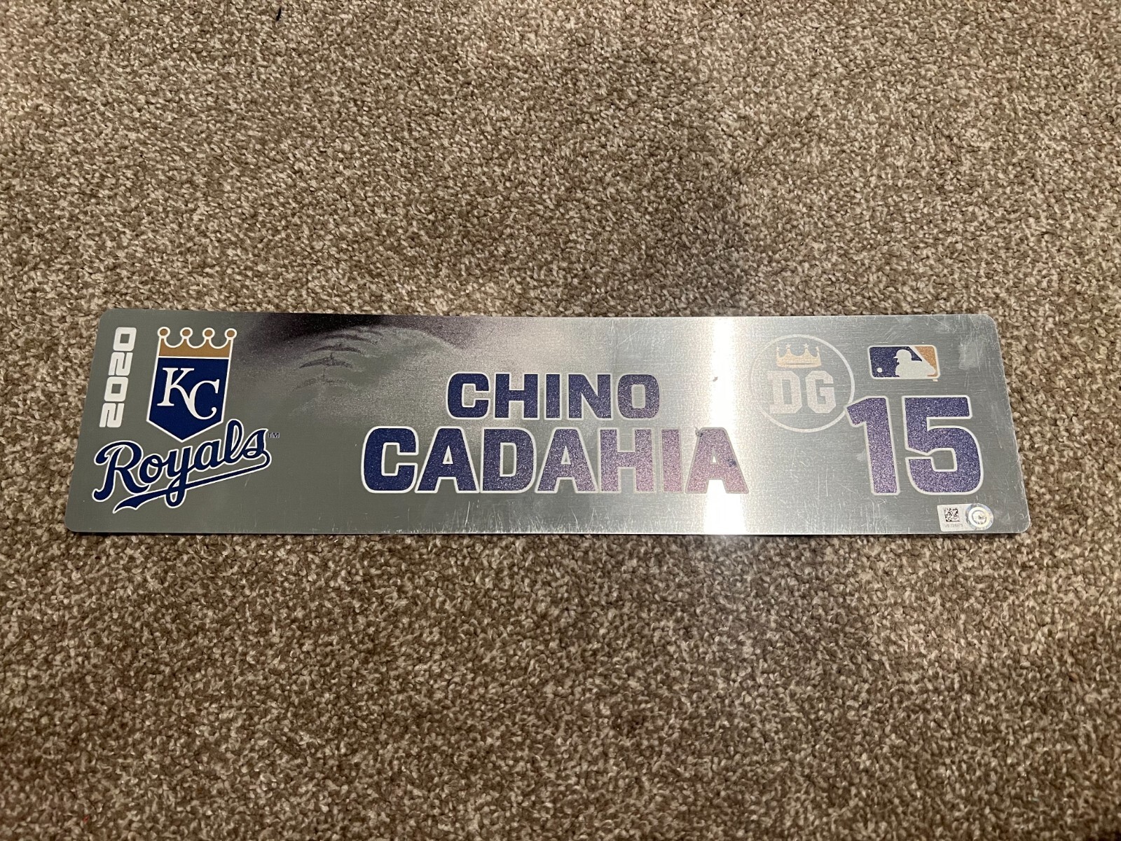 KANSAS CITY ROYALS GAME USED ? TEAM ISSUED BASEBALL NAMEPLATE CHINO CADAHIA 2020