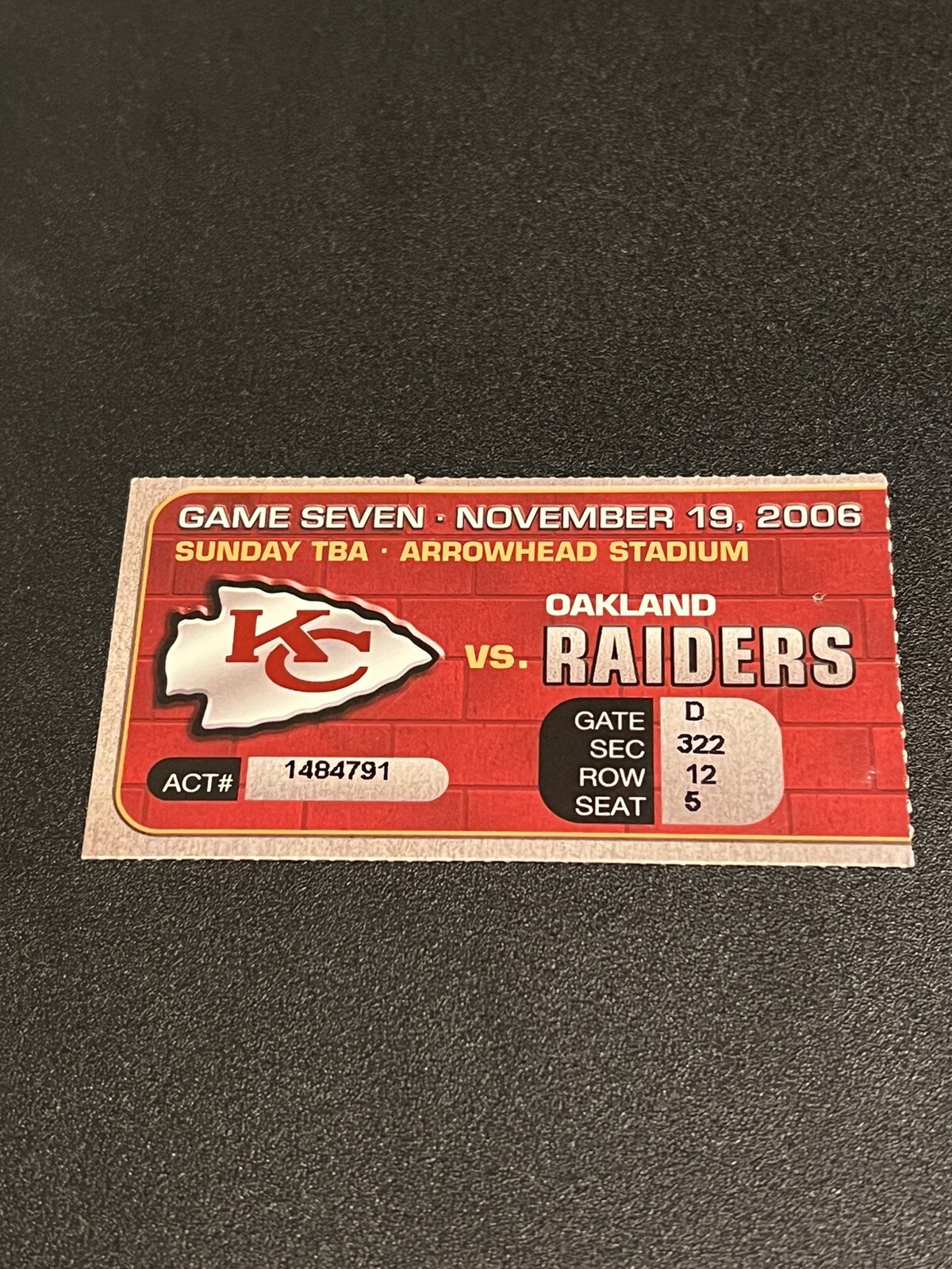 FOOTBALL TICKET STUB ARROWHEAD KANSAS CITY CHIEFS OAKLAND RAIDERS 11/19 2006