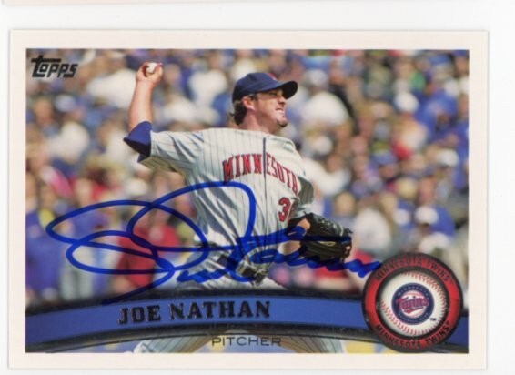 SIGNED BASEBALL CARD AUTO TOPPS 2011 JOE NATHAN MINNESOTA TWINS #366