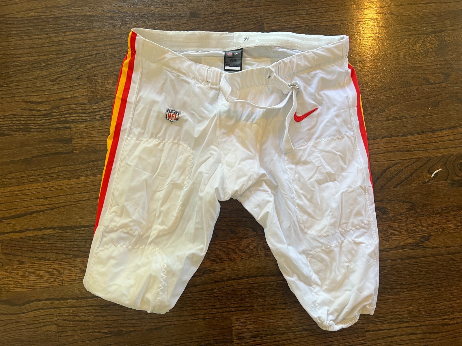 GAME USED ? ISSUED KANSAS CITY CHIEFS FOOTBALL WHITE PANTS 2022 DANNY SHELTON