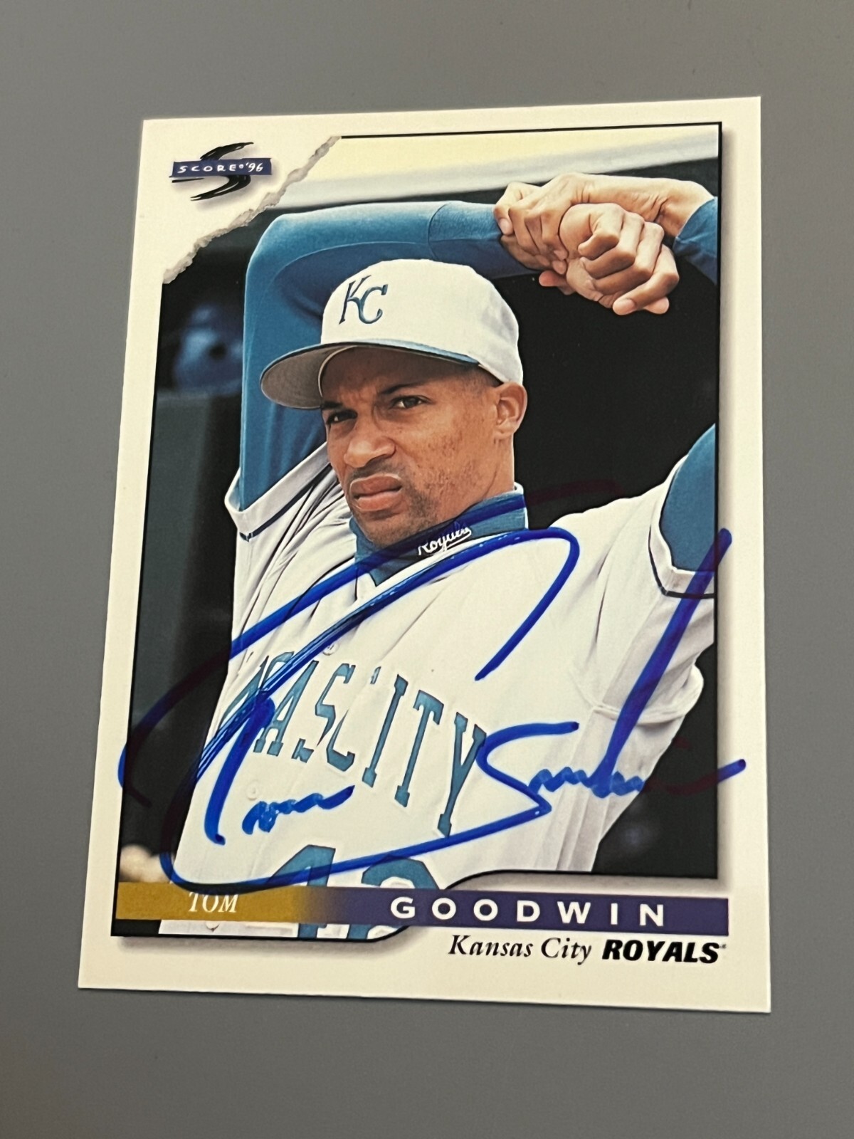 SIGNED BASEBALL CARD AUTO TOM GOODWIN 1996 SCORE #140 KANSAS CITY ROYALS