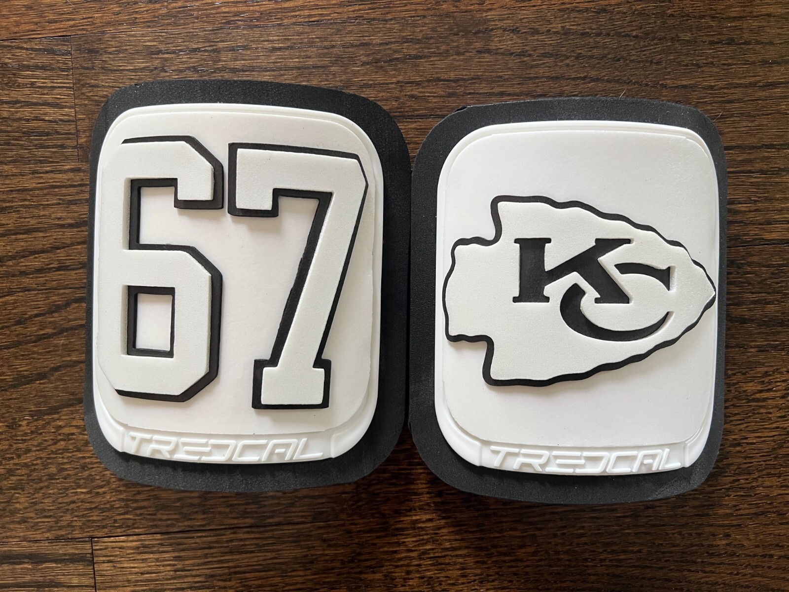 KANSAS CITY CHIEFS LOGO TEAM GAME ISSUED THIGH PADS #67 UNIQUE