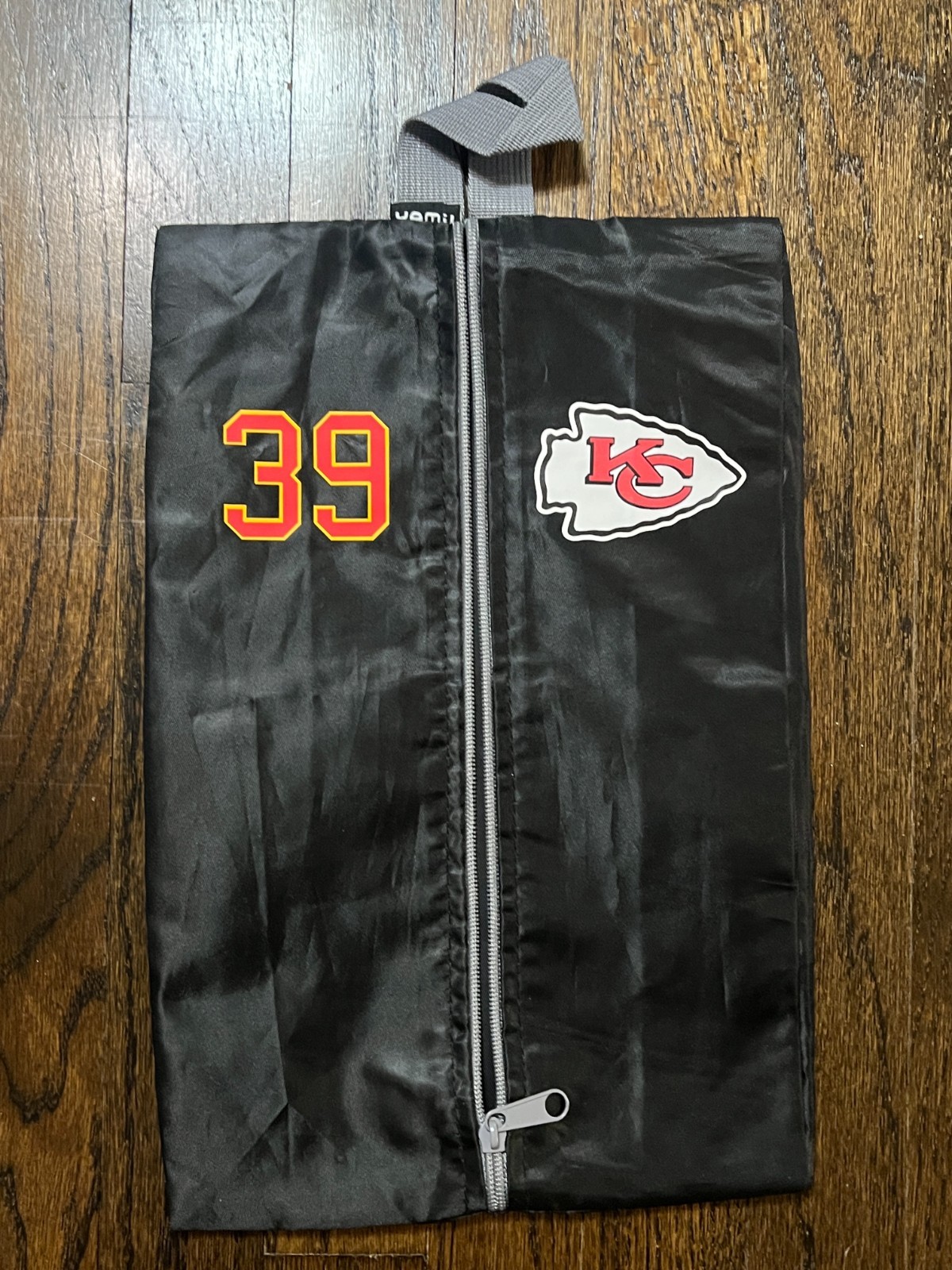 NFL FOOTBALL TEAM ISSUED KANSAS CITY CHIEFS TOILETRY BAG #39