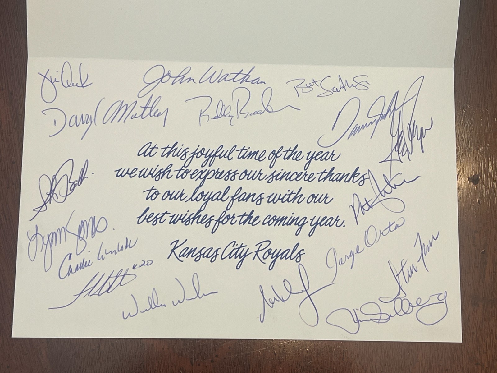 1985 TEAM SIGNED 17x BASEBALL WORLD SERIES KC ROYALS ISSUED HOLIDAY CARD SABES