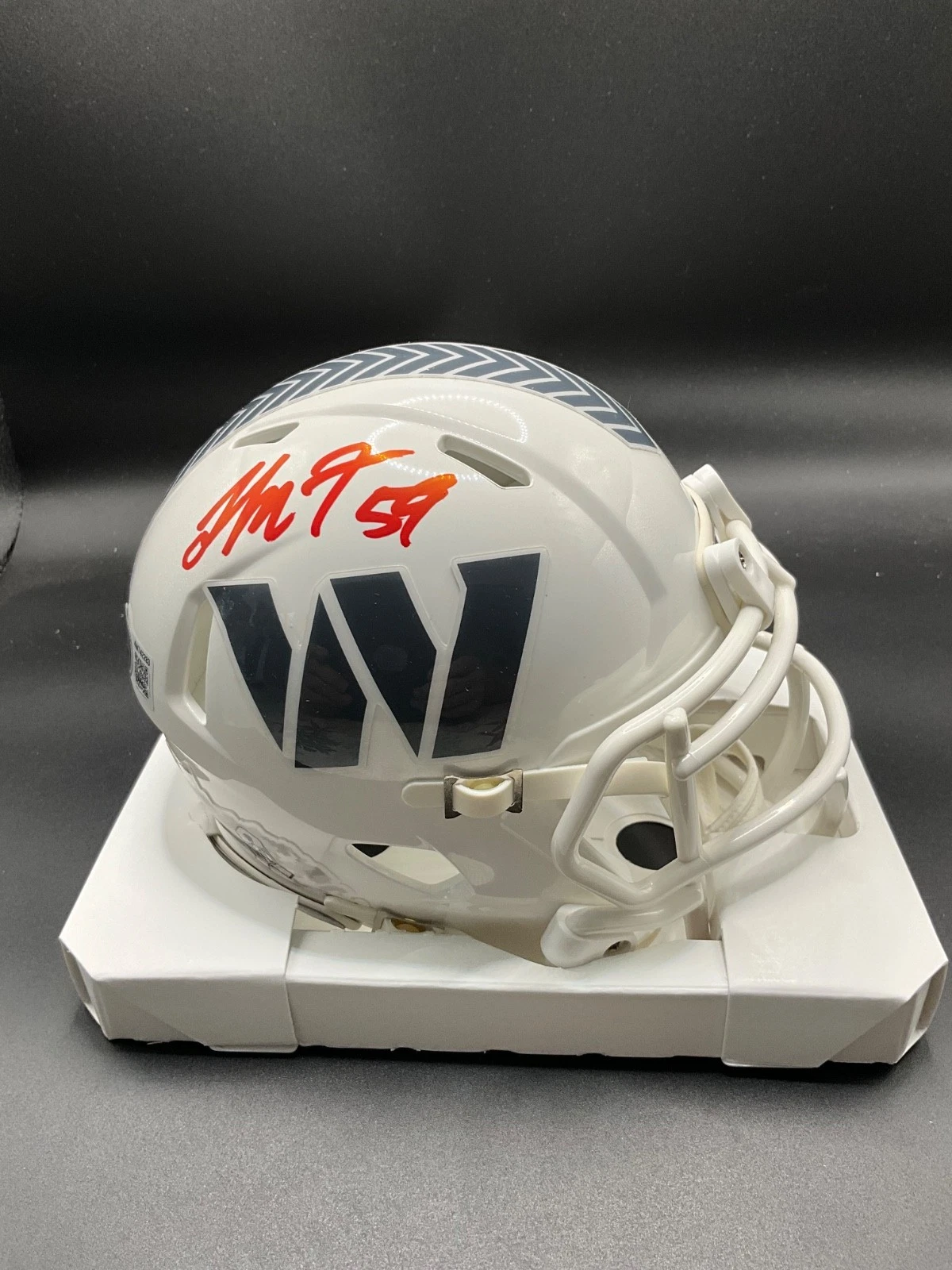 London Fletcher signed Riddelll Salute to Service Washington Mini Helmet Beckett
