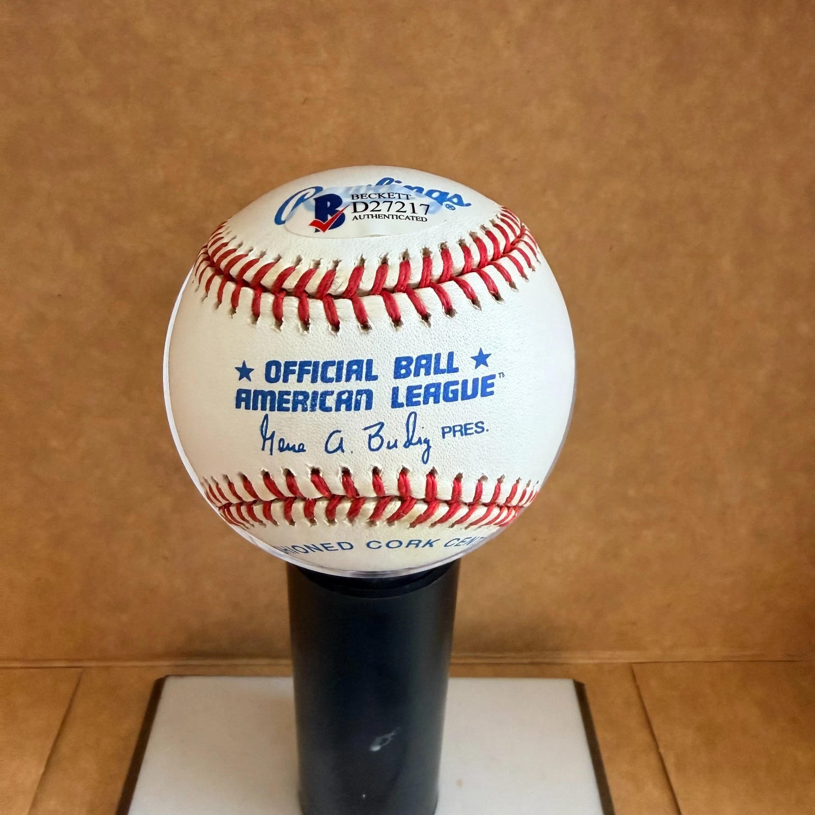 MINNIE MINOSO CHICAGO WHITE SOX SIGNED AUTOGRAPHED A.L. BASEBALL BECKETT AUTH