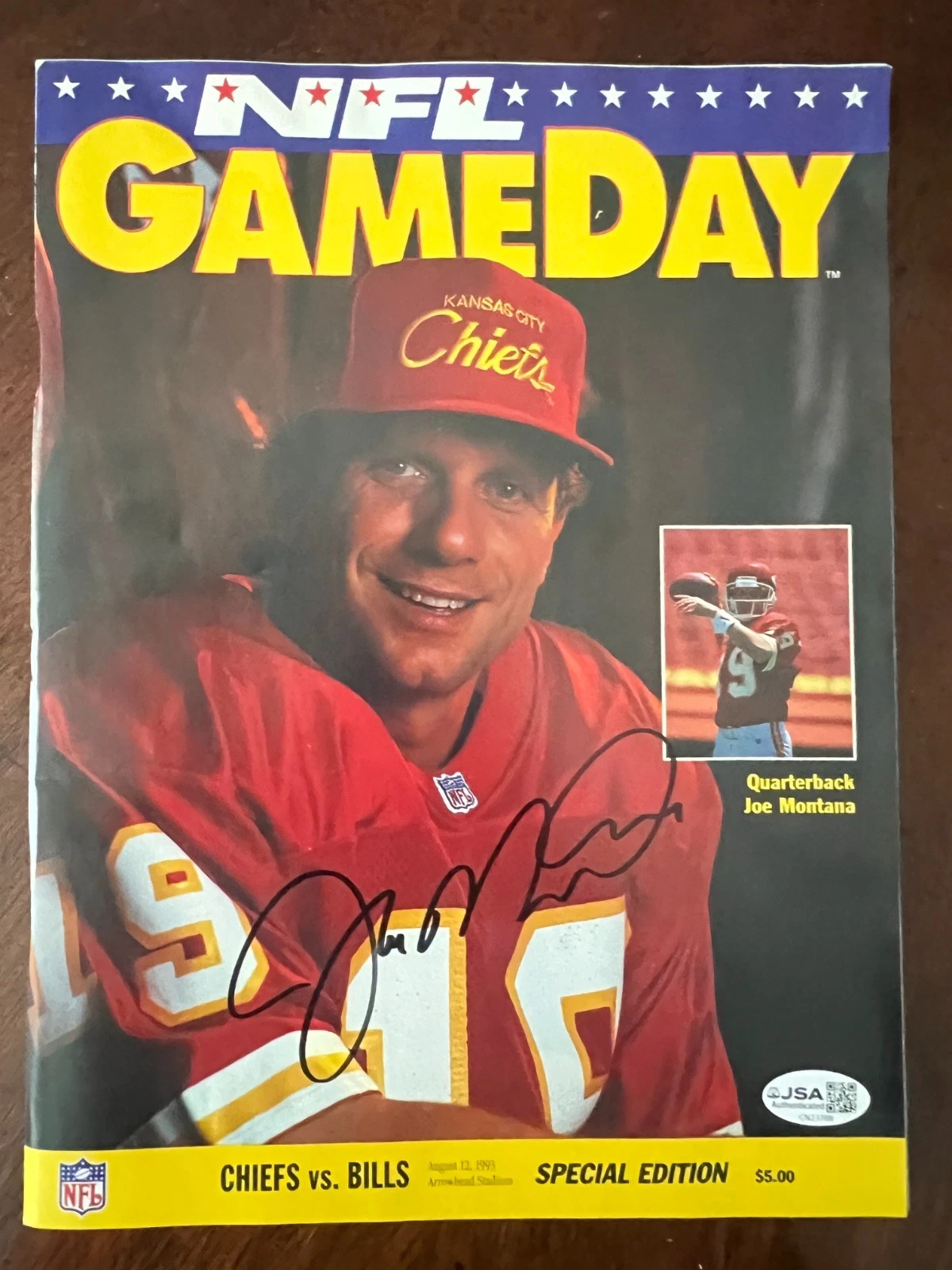 JOE MONTANA SIGNED KANSAS CITY CHIEFS PROGRAM 8/12 1993 AUTO JSA COA