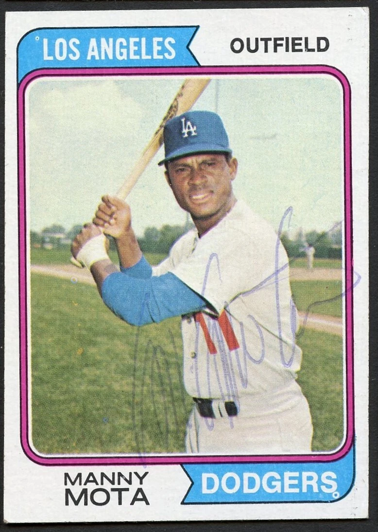 Manny Mota #368 signed autograph auto 1974 Topps Baseball Trading Card