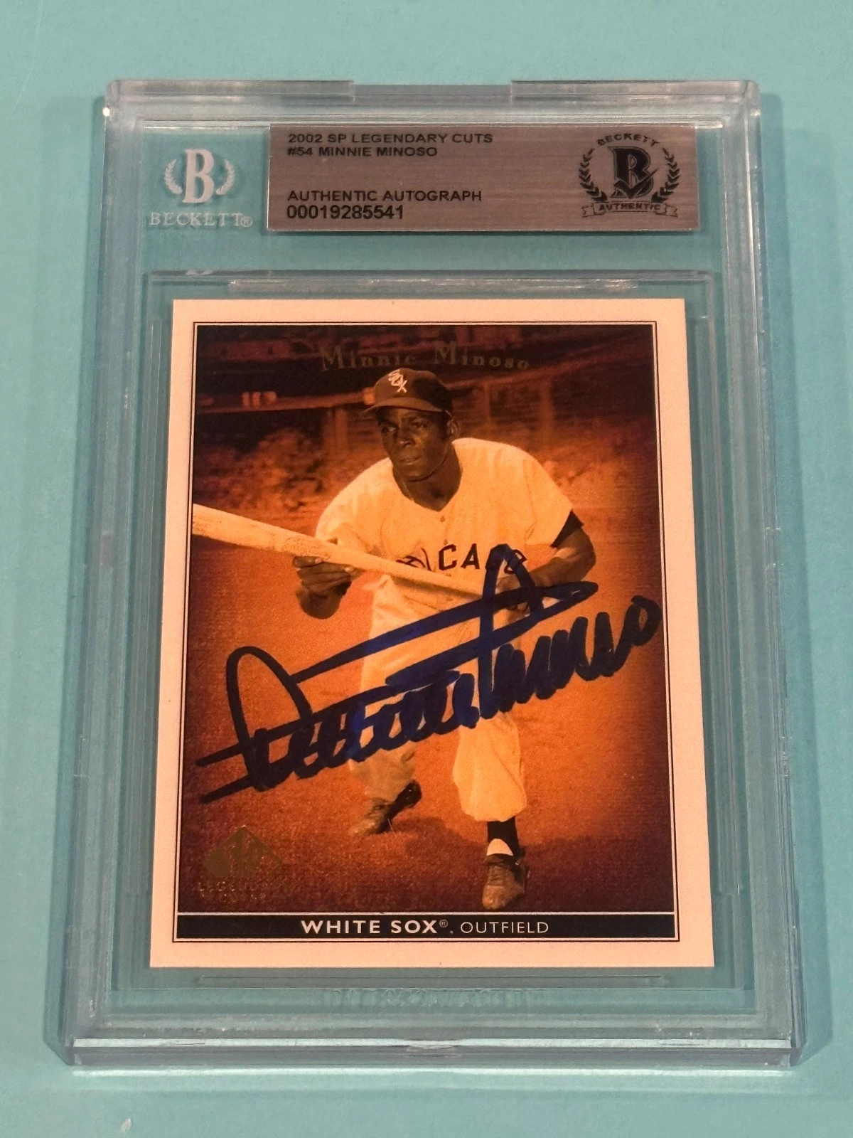 MINNIE MINOSO Signed 2002 SP LEGENDARY CUTS Card #54 Beckett (BAS)