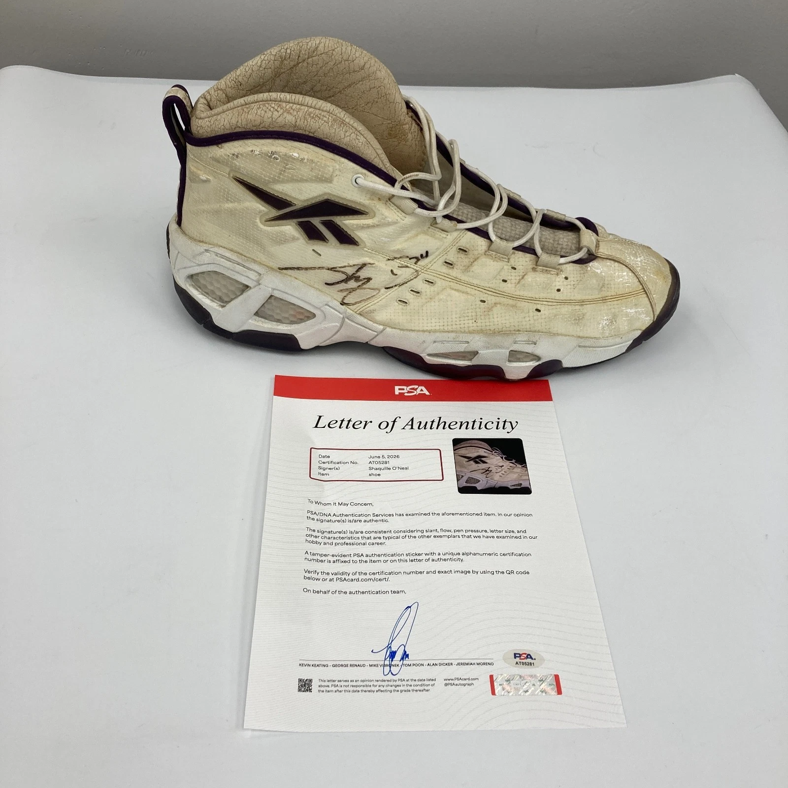 SHAQUILLE O'NEAL Signed 1997 REEBOK Size 22 Huge Shoe Sneaker SHAQ PSA DNA COA
