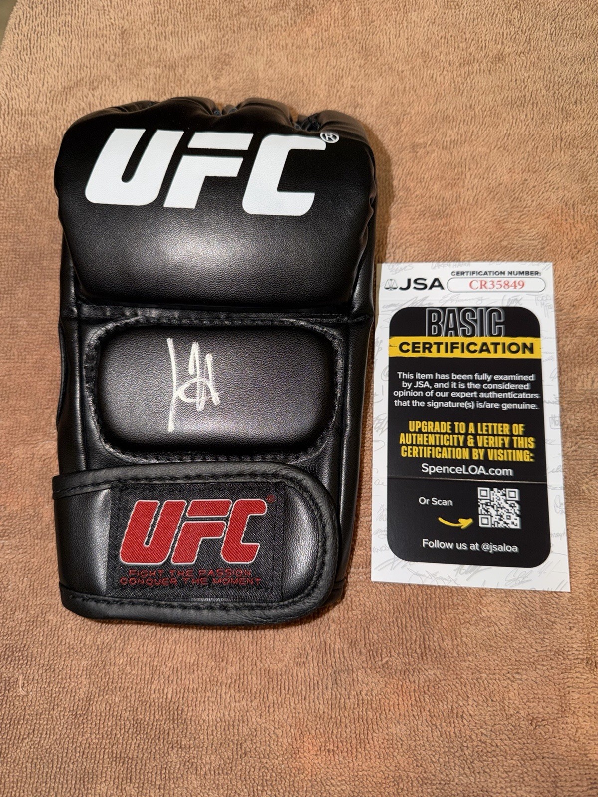 Josh Hokit Signed UFC MMA Glove UFC Legend Freedom 250 Winner Trump JSA Auth #5