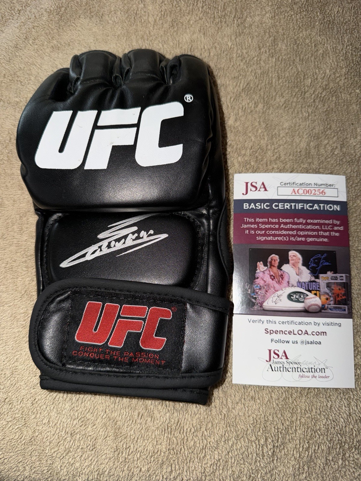 Charles Oliveira Signed UFC MMA Glove UFC Champ Brazil Do Bronx JSA Auth #5