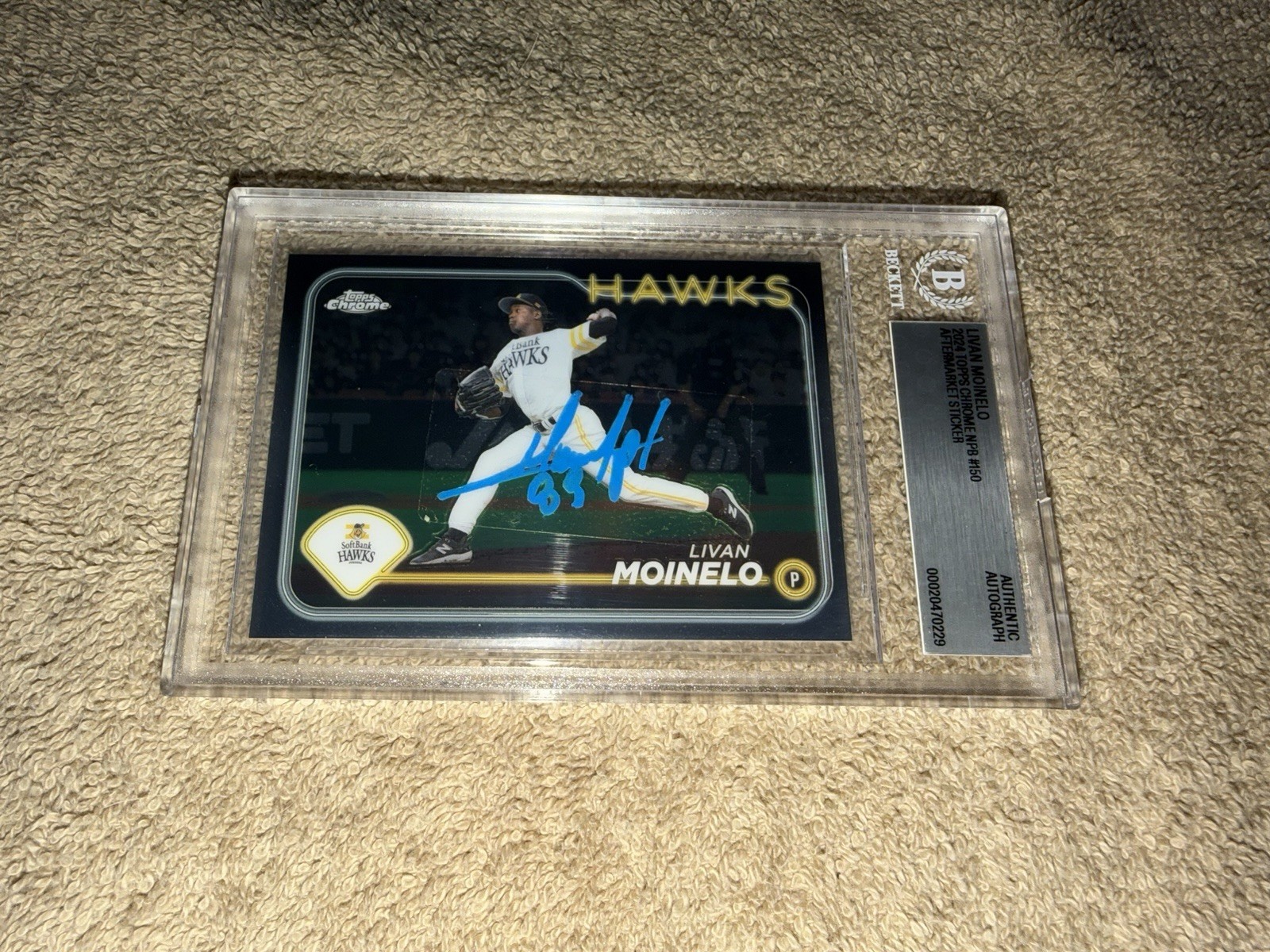 Livan Moinelo Signed 2024 Topps Chrome NPB #150 Trading Card Cuba Beckett