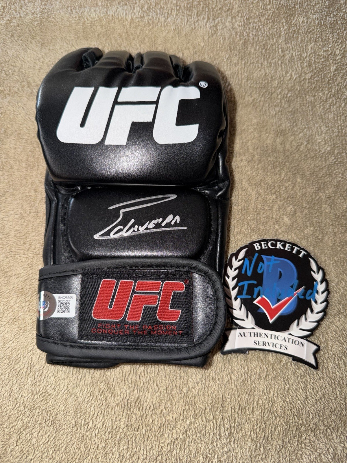 Charles Oliveira Signed UFC Glove UFC Superstar Champ Brazil Do Bronx Beckett #4