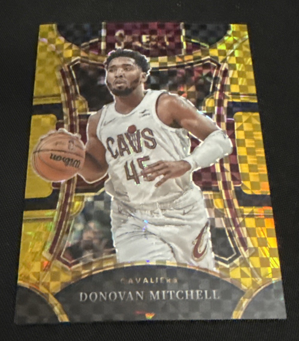 Panini 2023-24 Select Donovan Mitchell Gold Prizm Mezzanine #363 5/10 SSP