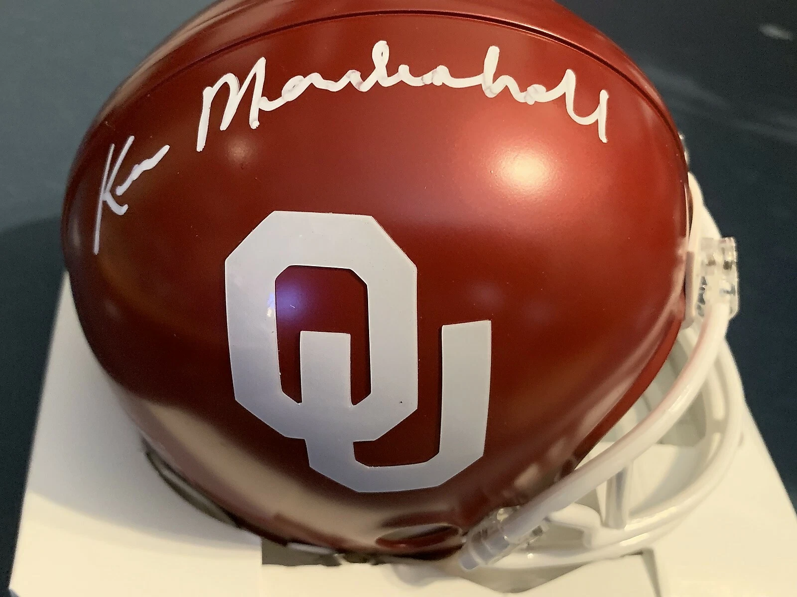 KEN MENDENHALL OKLAHOMA SOONERS   SIGNED MINI HELMET