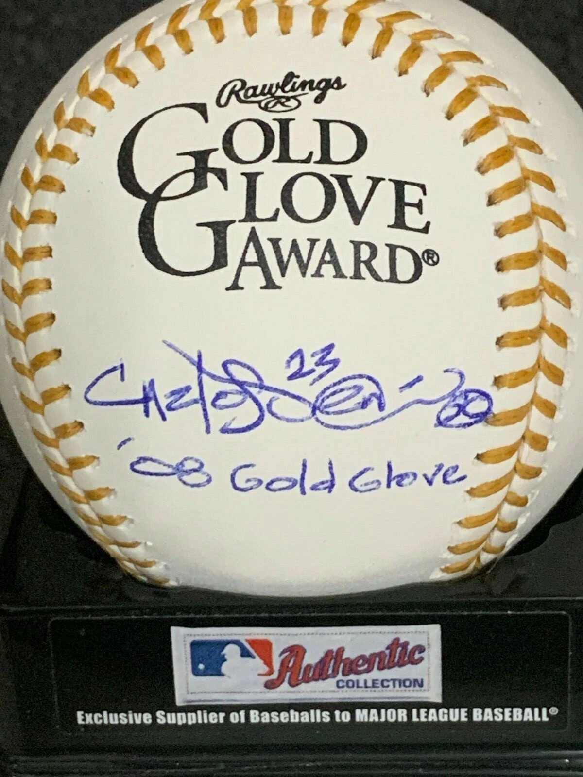 CARLOS PENA  TAMPA BAY RAYS  2008 GOLD GLOVE   SIGNED GOLD GLOVE OML BASEBALL