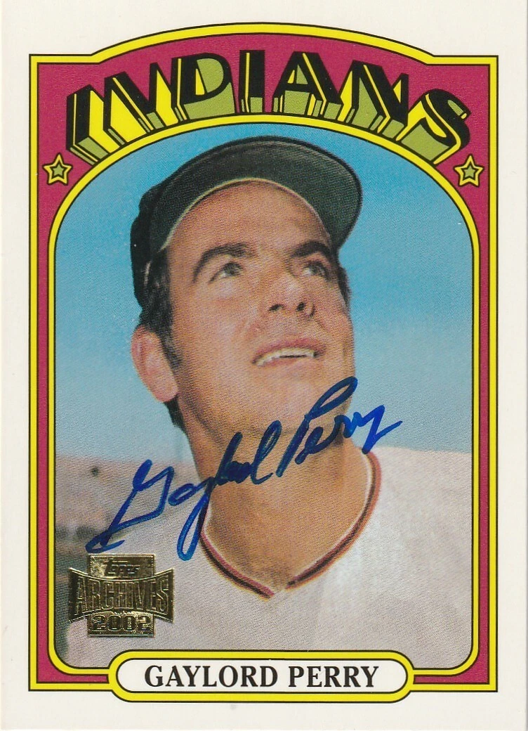 GAYLORD PERRY CLEVELAND INDIANS  SIGNED 2002 TOPPS ARCHIVES CARD #285
