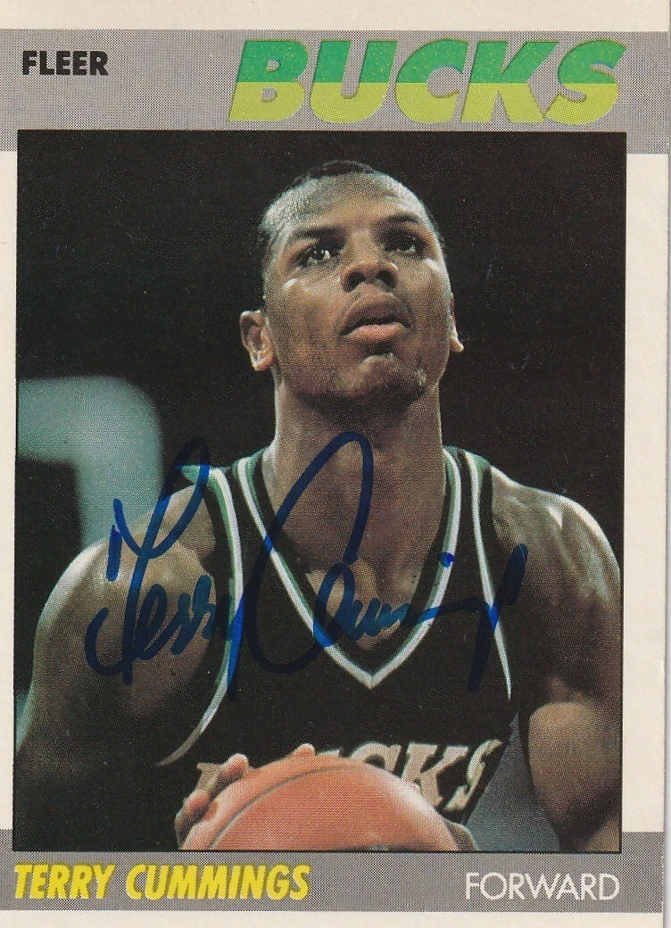 TERRY CUMMINGS MILWAUKEE BUCKS  SIGNED 1987 FLEER CARD #23