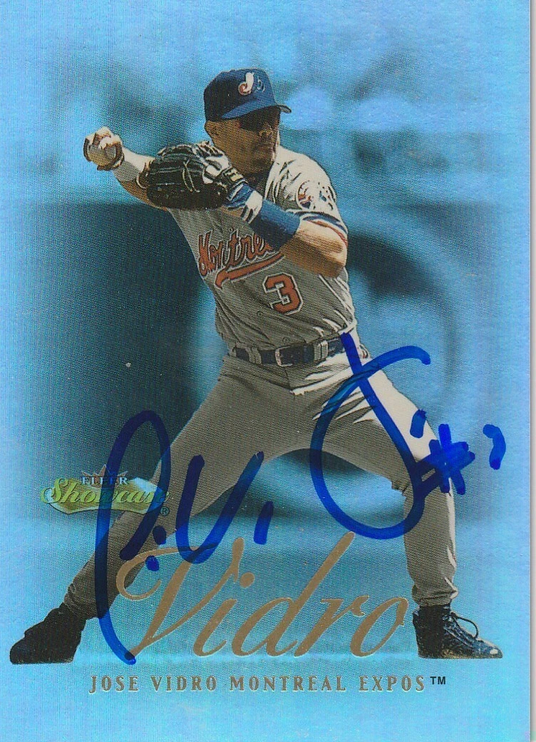 JOSE VIDRO MONTREAL EXPOS  SIGNED 2000 FLEER SHOWCASE CARD #38