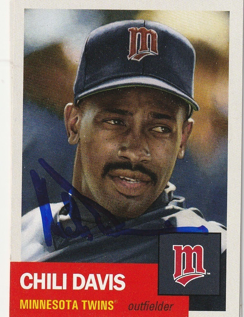 CHILI DAVIS MINNESOTA TWINS  SIGNED 2024 TOPPS LIVING SET CARD #761