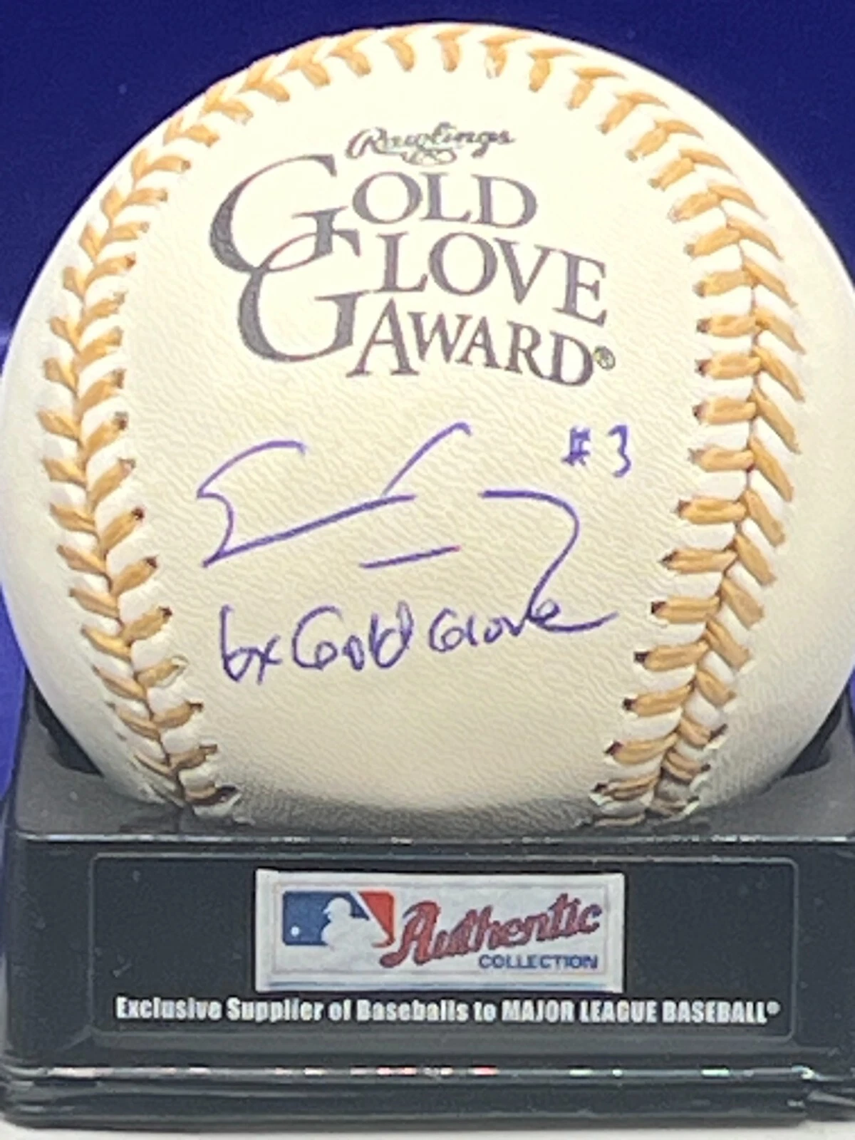 ERIC CHAVEZ  OAKLAND A'S  6 X GOLD GLOVE  SIGNED OML GOLD GLOVE BASEBALL