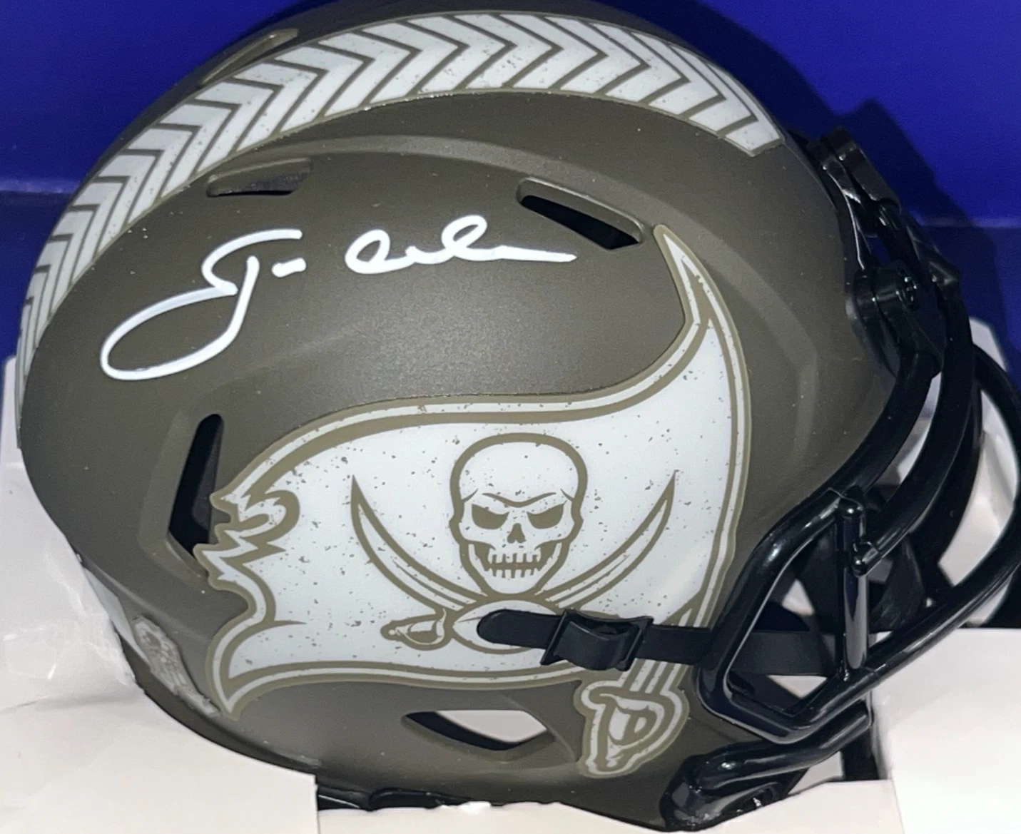 JON GRUDEN TAMPA BAY BUCCANEERS  BECKETT  SIGNED SALUTE TO SERVICE MINI HELMET