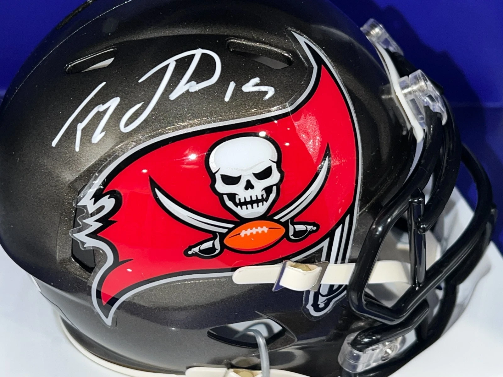 TEZ JOHNSON TAMPA BAY BUCCANEERS JSA AUTHENTICATED SIGNED SPEED MINI HELMET