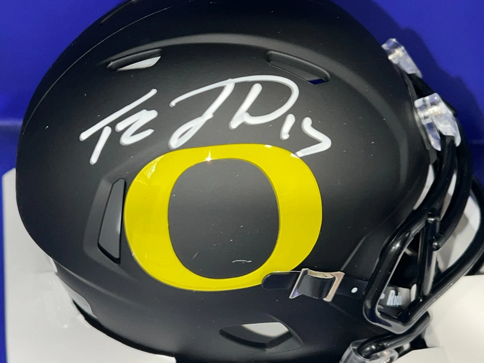 TEZ JOHNSON OREGON DUCKS JSA AUTHENTICATED SIGNED BLACK ALT MINI HELMET