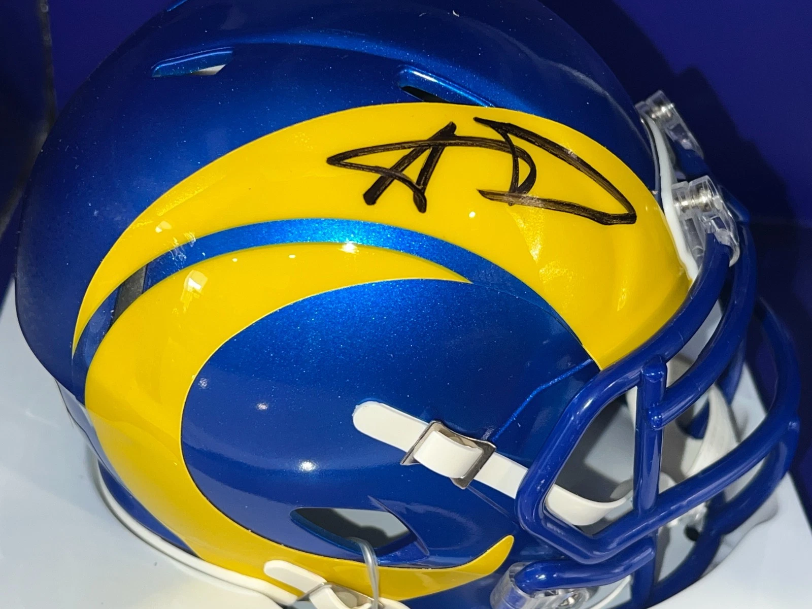 AARON DONALD LOS ANGELES RAMS BECKETT AUTHENTICATED SIGNED MINI HELMET