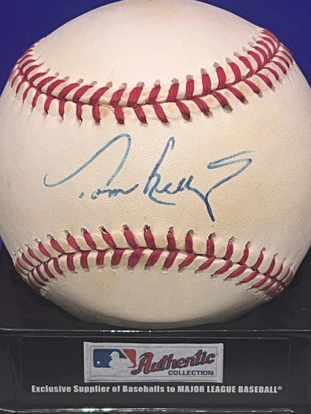 TOM KELLY MINNESOTA TWINS  SIGNED OFFICIAL AMERICAN LEAGUE BASEBALL
