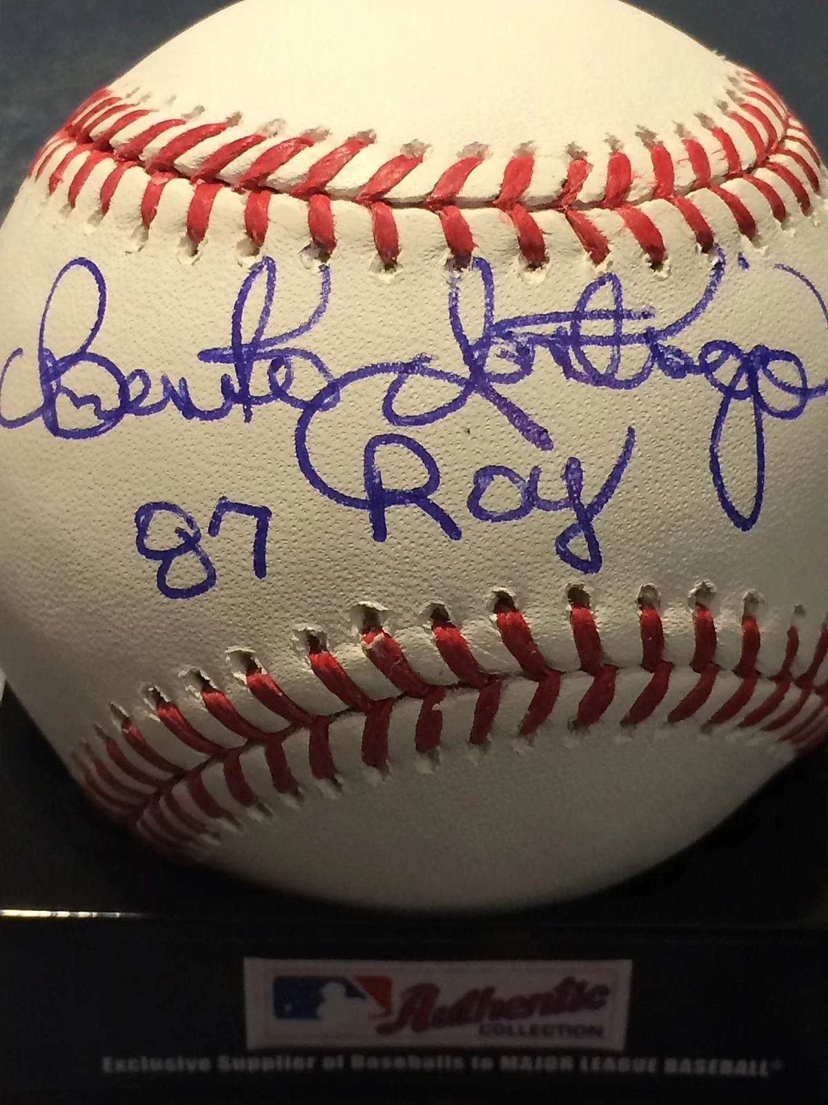 BENITO SANTIAGO  SAN DIEGO PADRES  87 ROY  SIGNED OML BASEBALL