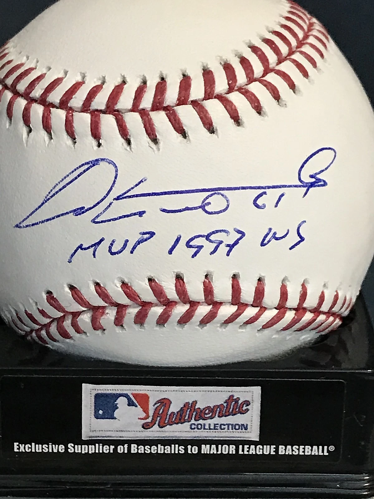 LIVAN HERNANDEZ  FLORIDA MARLINS  MVP 1997 WS   SIGNED OML BASEBALL