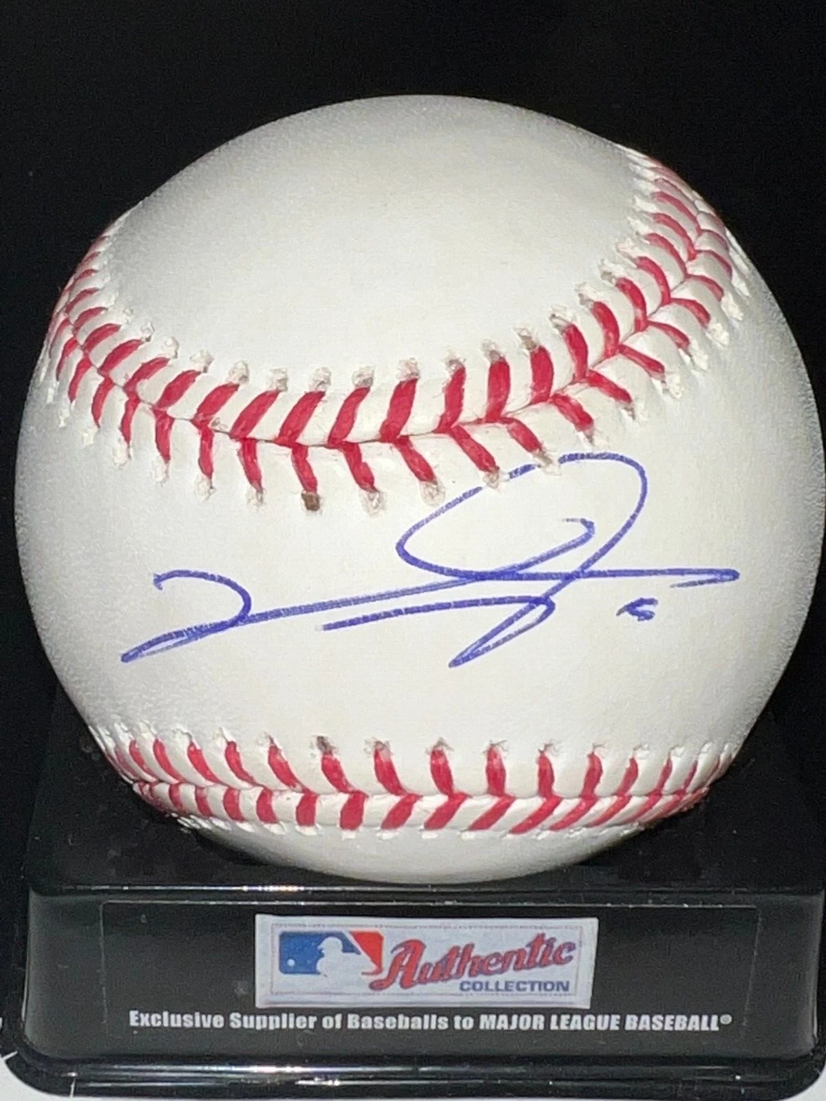 VICTOR ROBLES  WASHINGTON NATIONALS   BECKETT AUTHENTICATED SIGNED OML BASEBALL