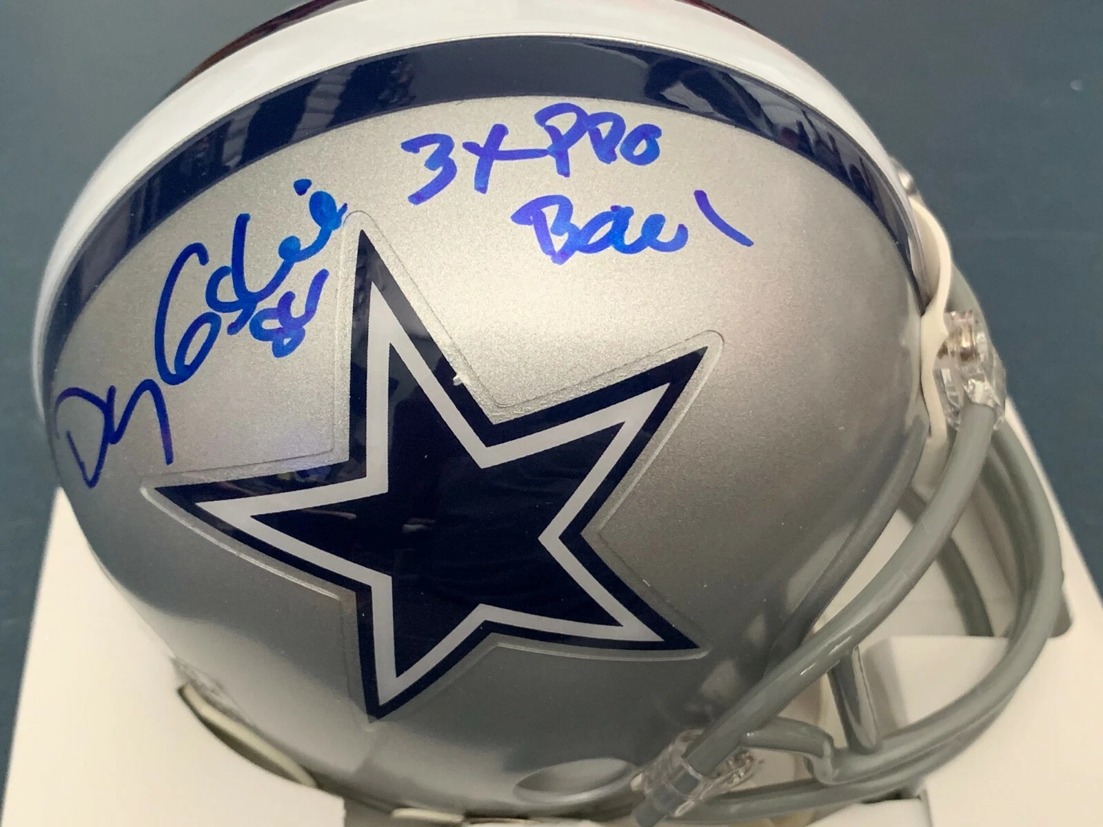 DOUG COSBIE  DALLAS COWBOYS 3 X PRO BOWL  JSA AUTHENTICATED  SIGNED MINI HELMET