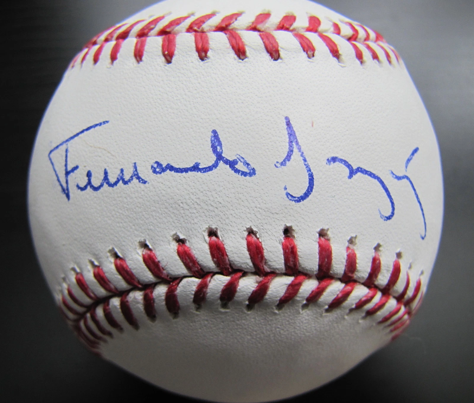 FERNANDO GONZALEZ  PITTSBURGH PIRATES / NEW YORK YANKEES   SIGNED OML BASEBALL