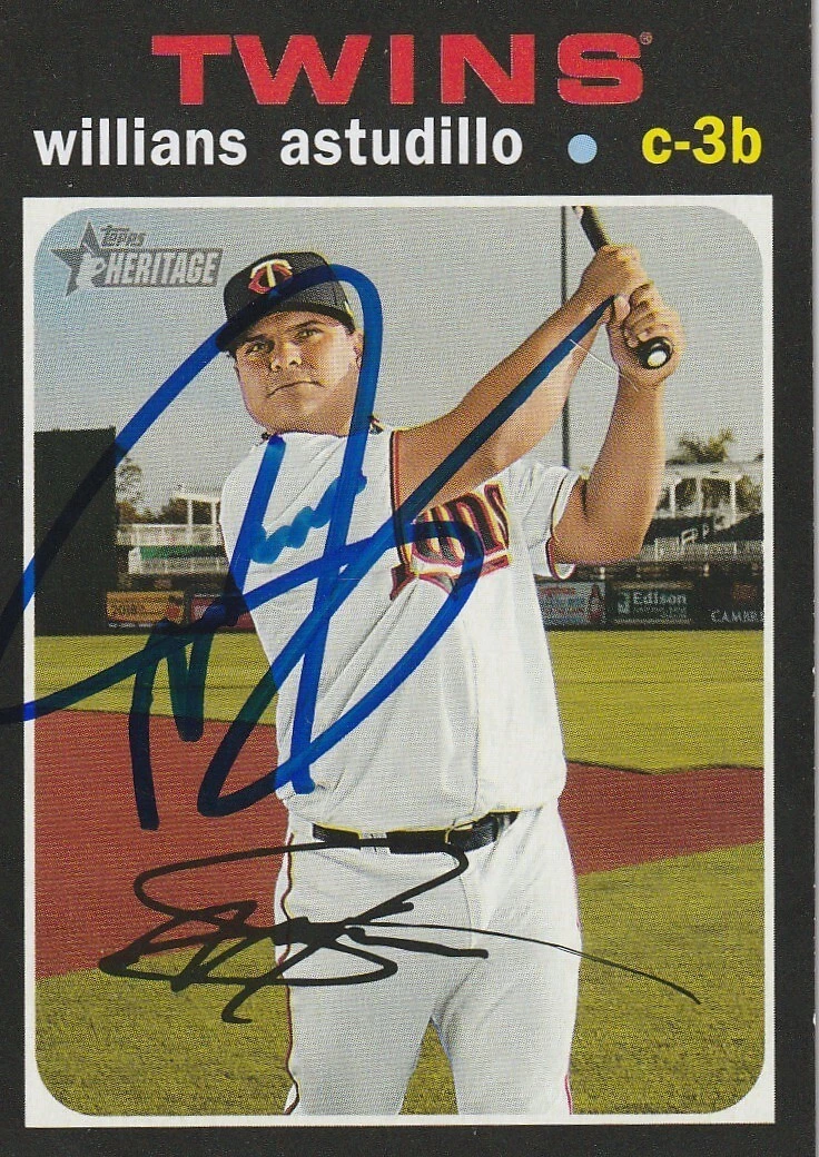 WILLIANS ASTUDILLO MINNESOTA TWINS  SIGNED 2020 TOPPS HERITAGE CARD #120