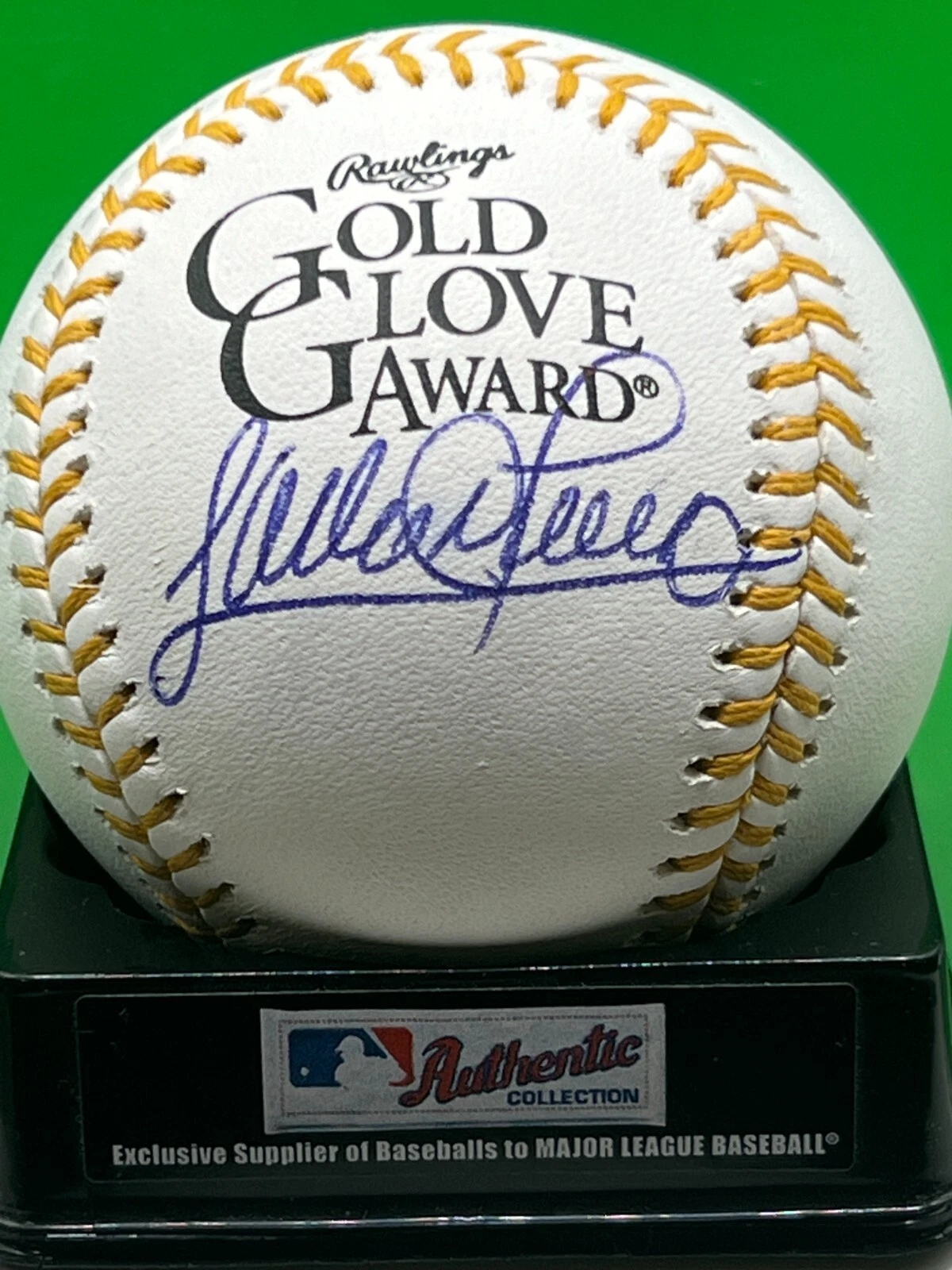 SANDY ALOMAR  CLEVELAND INDIANS   SIGNED OML GOLD GLOVE BASEBALL