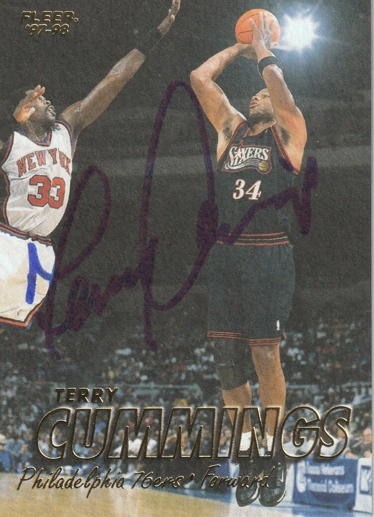 TERRY CUMMINGS PHILADELPHIA 76ERS  SIGNED 1997 FLEER CARD #335
