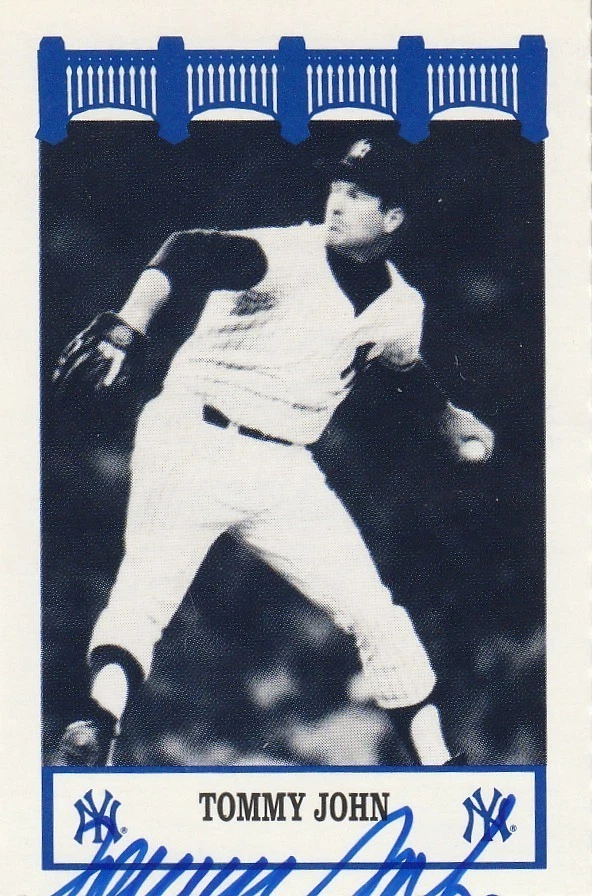 TOMMY JOHN NEW YORK YANKEES  SIGNED 1992 WIZ CARD #127