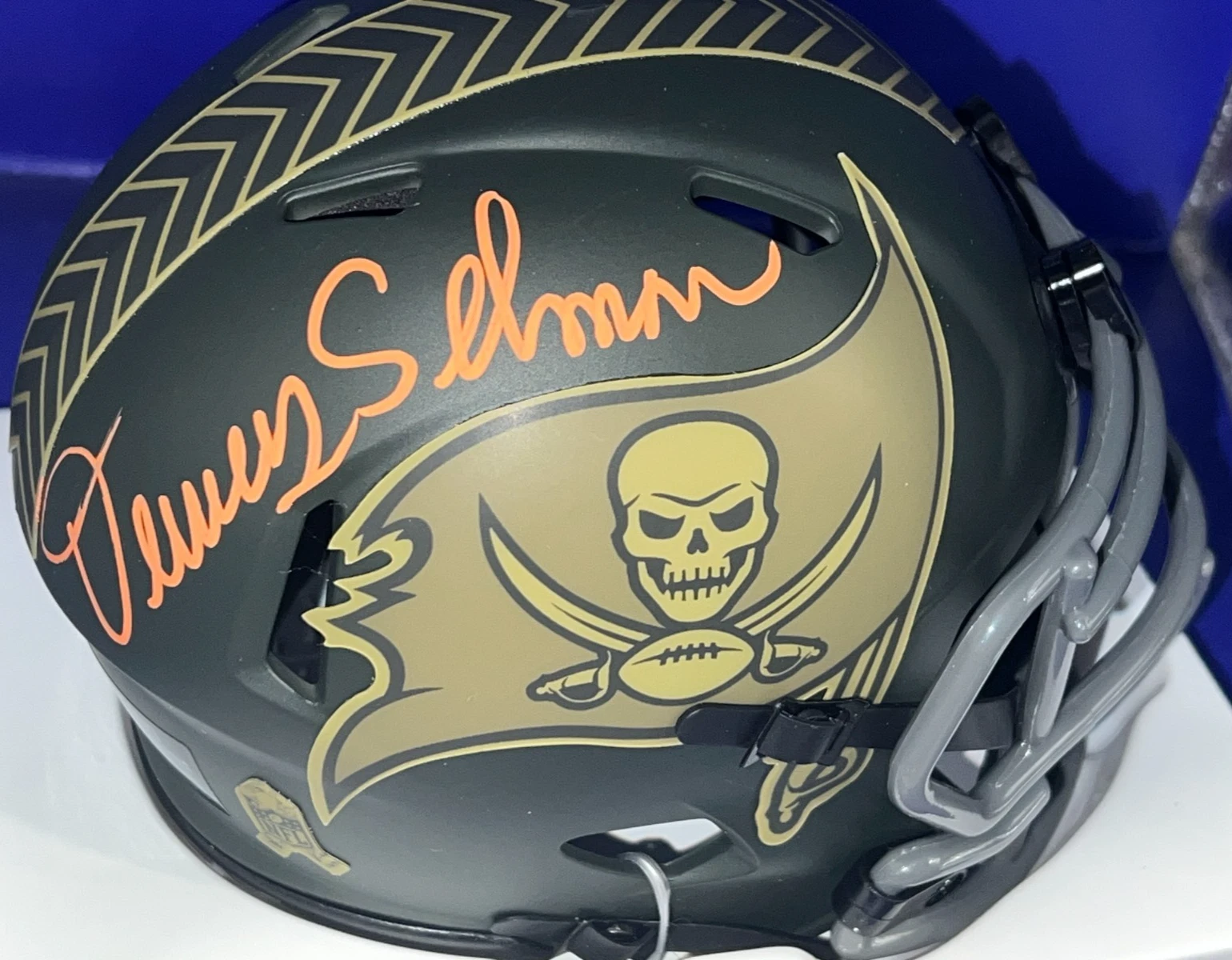 DEWEY SELMON TAMPA BAY BUCCANEERS BECKETT AUTHENTICATED STS SIGNED MINI HELMET