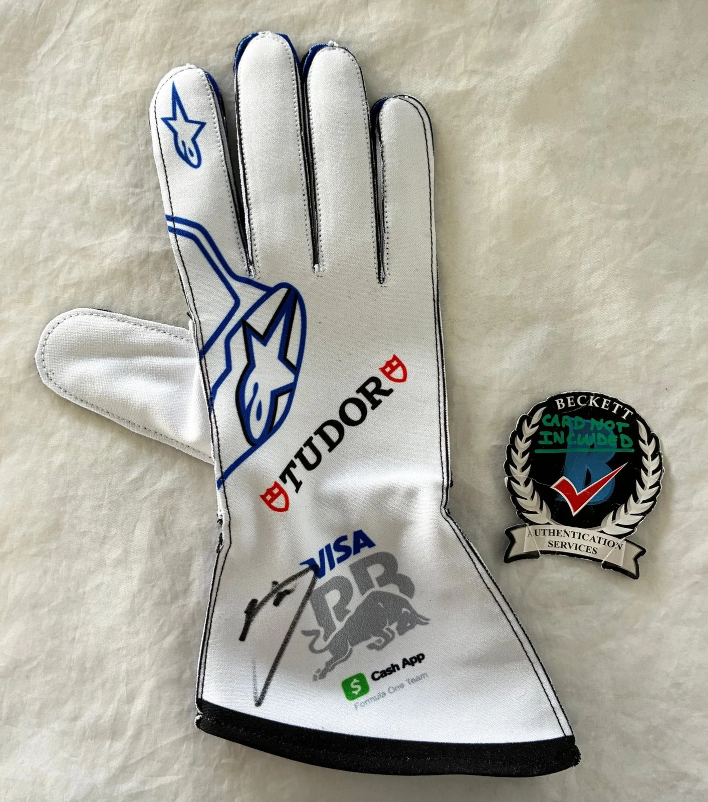 Yuki Tsunoda Signed Racing Glove Visa Cash App Racing Bulls Formula 1 F1 Beck...