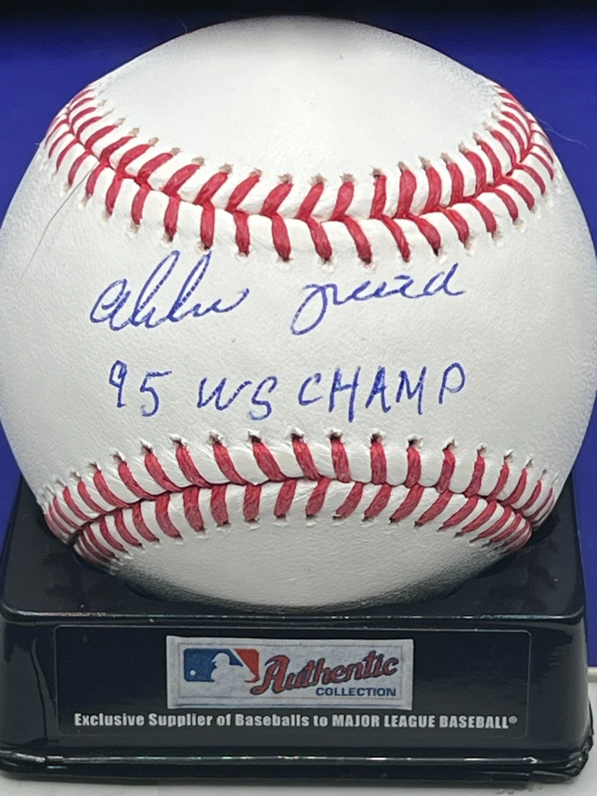 ALEJANDRO PENA  ATLANTA BRAVES 95 WS CHAMPS  BECKETT SIGNED OML BASEBALL