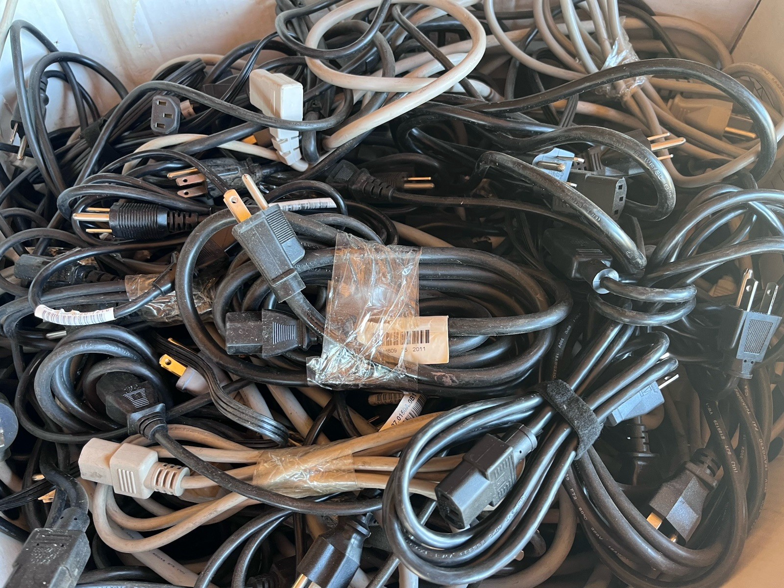 LOT 25: UL Listed Safe US Standard PC/Monitor/Printer 3-Prong AC Power Cords