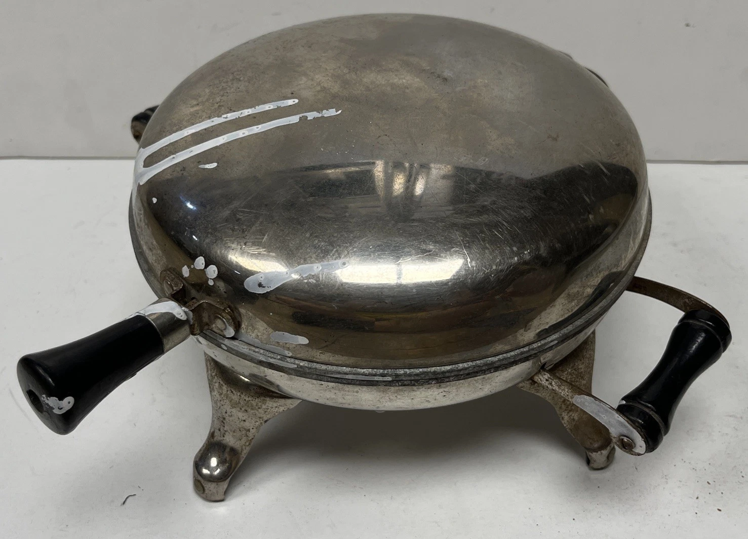 Vintage Russell Electric Company 8” Electric Waffle Maker Read